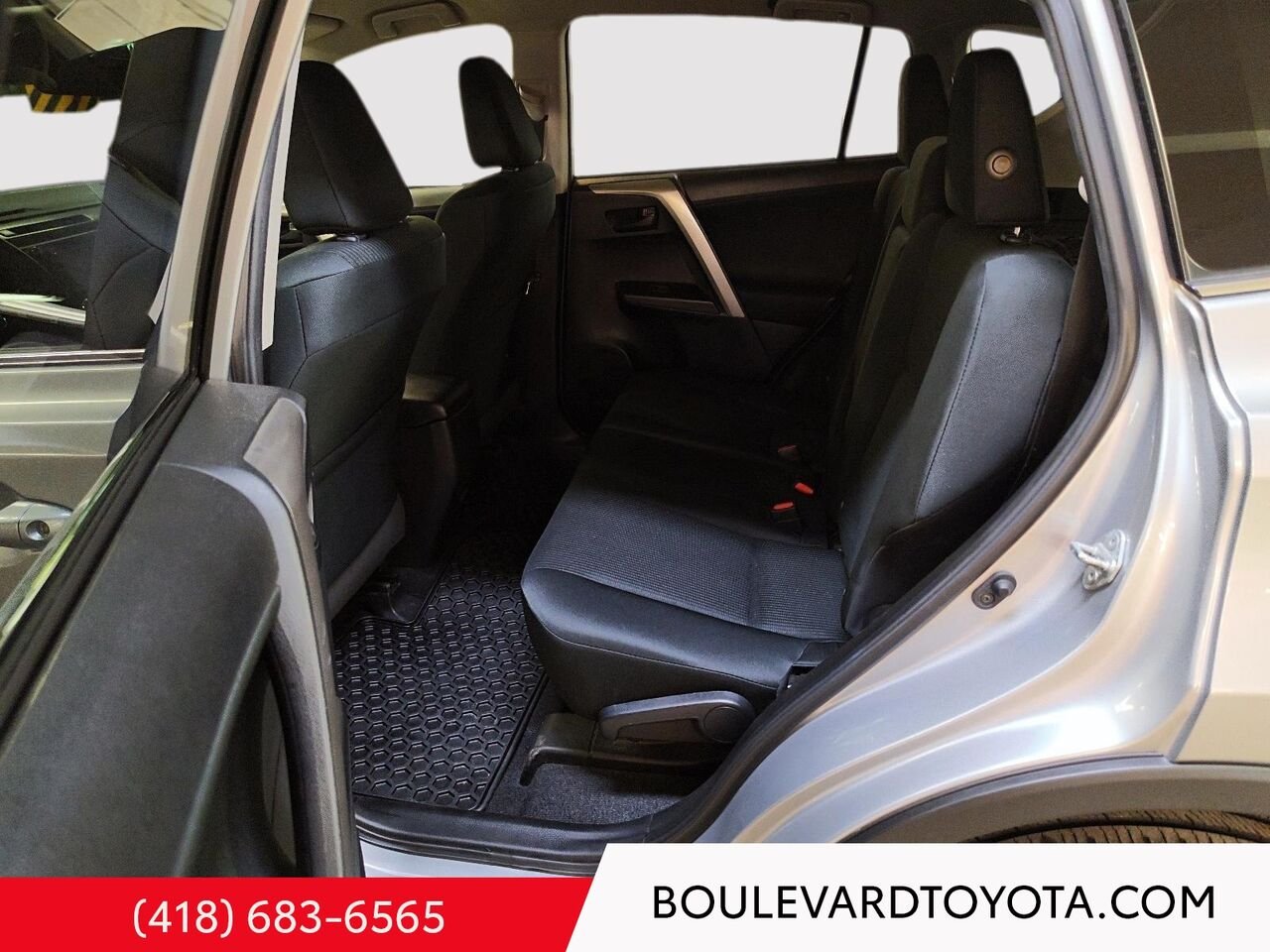 2018 Toyota RAV4 100480A-15 | LE, AWD Silver Québec - photo #17