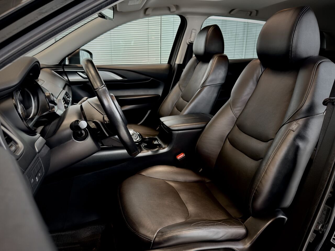 2022 Mazda CX-9 Black Notre-Dame-des-Prairies - photo #16