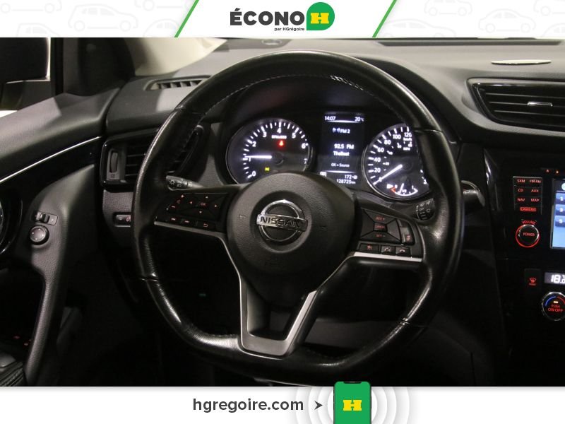 2017 Nissan Qashqai Green Laval - photo #15