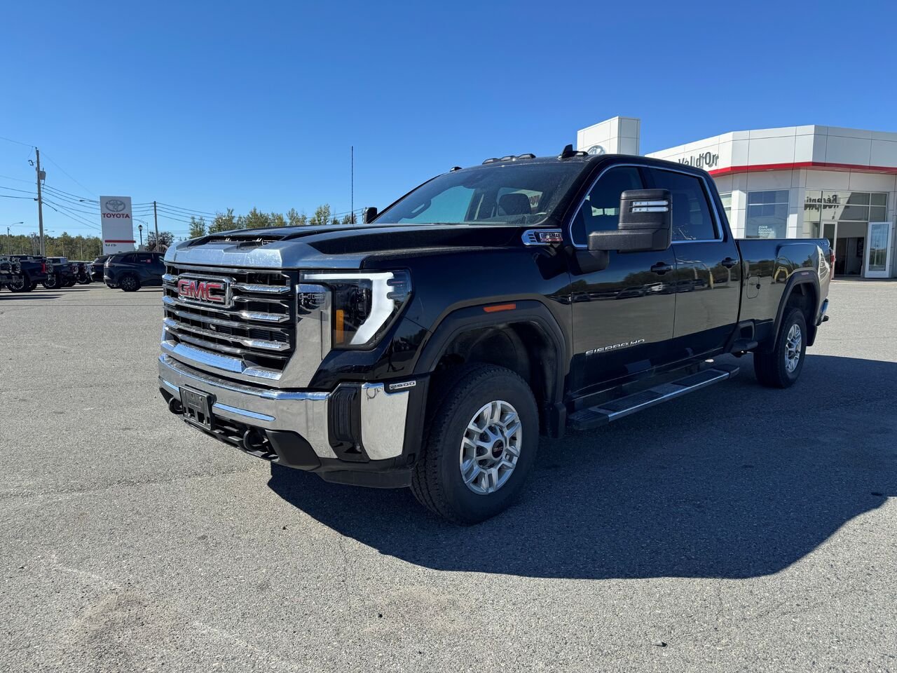 GMC Sierra 2500HD SLE cabine multiplace 4RM 172 po 2025 Noir Val-d'Or - photo #0