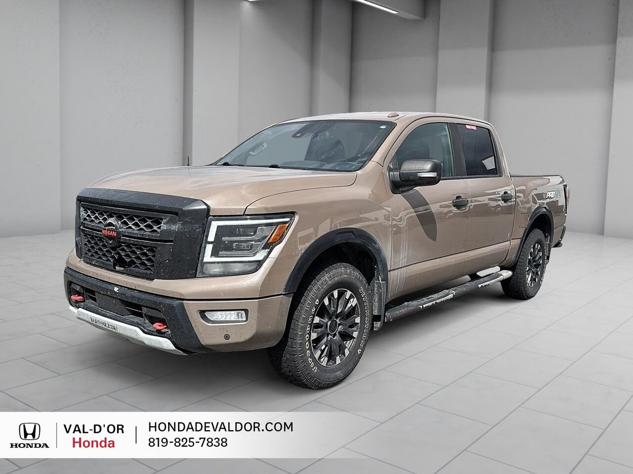 Nissan Titan PRO-4X cabine double 4x4 2020 Brun Val-d'Or - photo #0