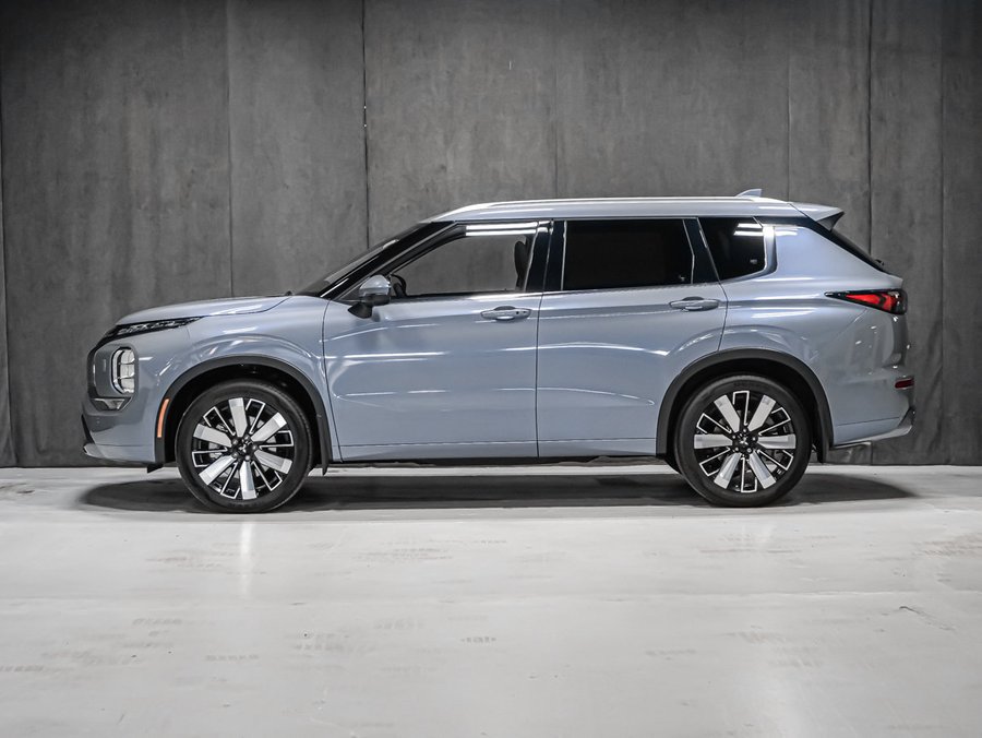 2026 Mitsubishi Outlander GT Moonstone Grey/Black Roof