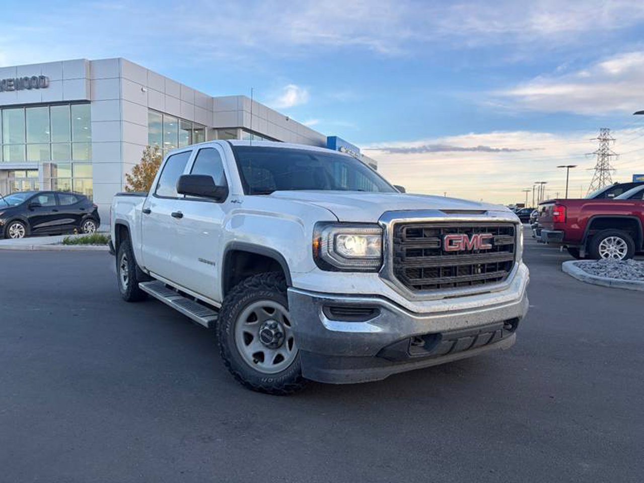 2017 GMC Sierra 1500 4WD Crew Cab 143.5 White Sherwood Park - photo #1