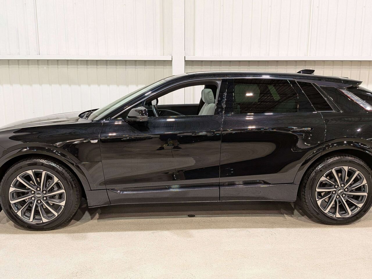 2024 Cadillac LYRIQ 4dr Sport w/1SF Black Val-David - photo #4