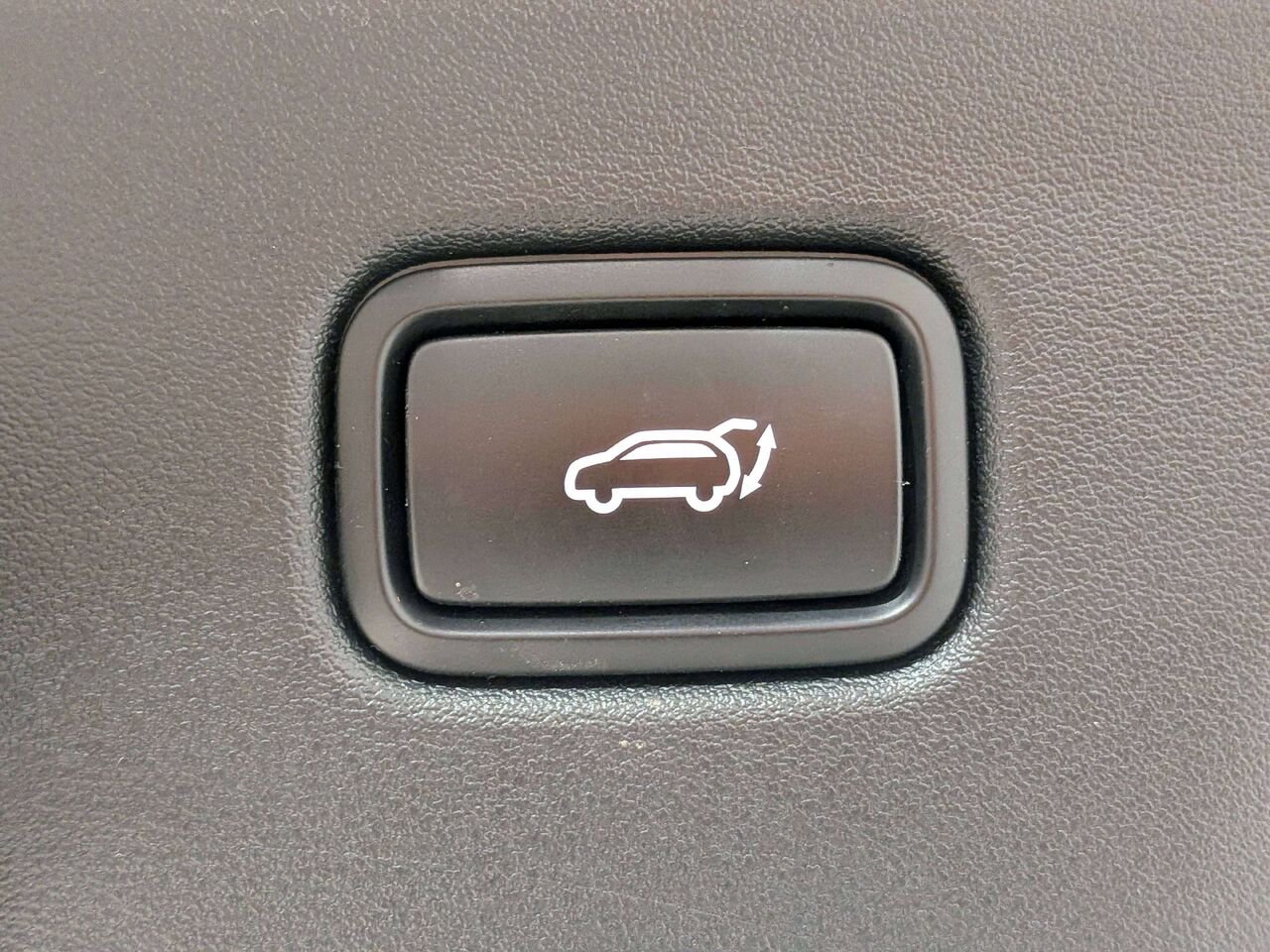 2024 Kia EV6 Land w/GT-Line Pkg 1 AWD White Val-David - photo #9