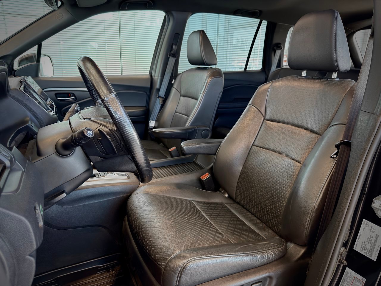 2020 Honda Passport Black Notre-Dame-des-Prairies - photo #16