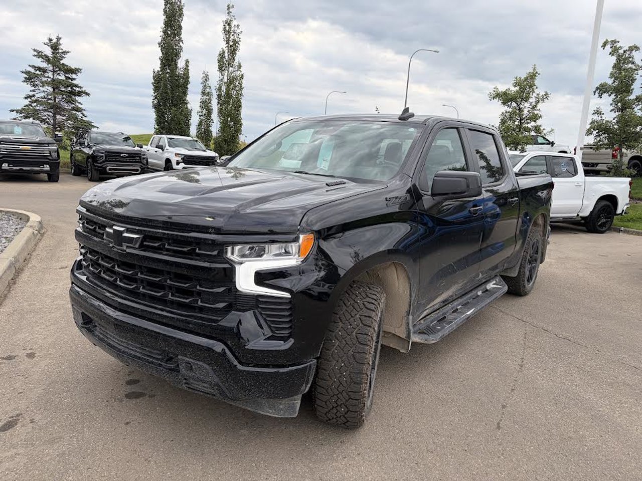 2023 Chevrolet Silverado 1500 4WD Crew Cab 147 RST Black Sherwood Park - photo #2