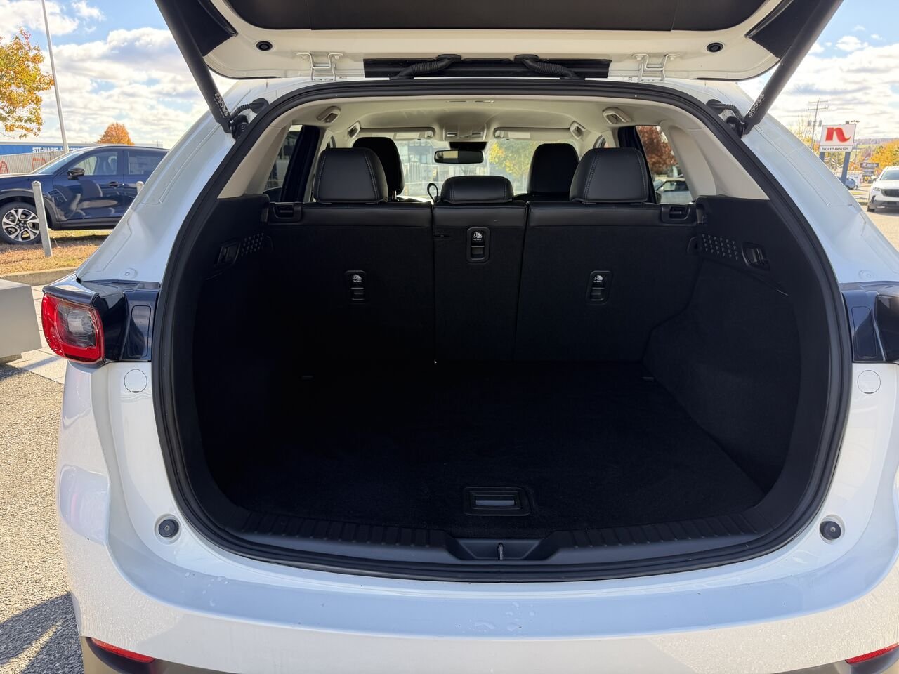 2023 Mazda CX-5 White Ste-Marie - photo #4