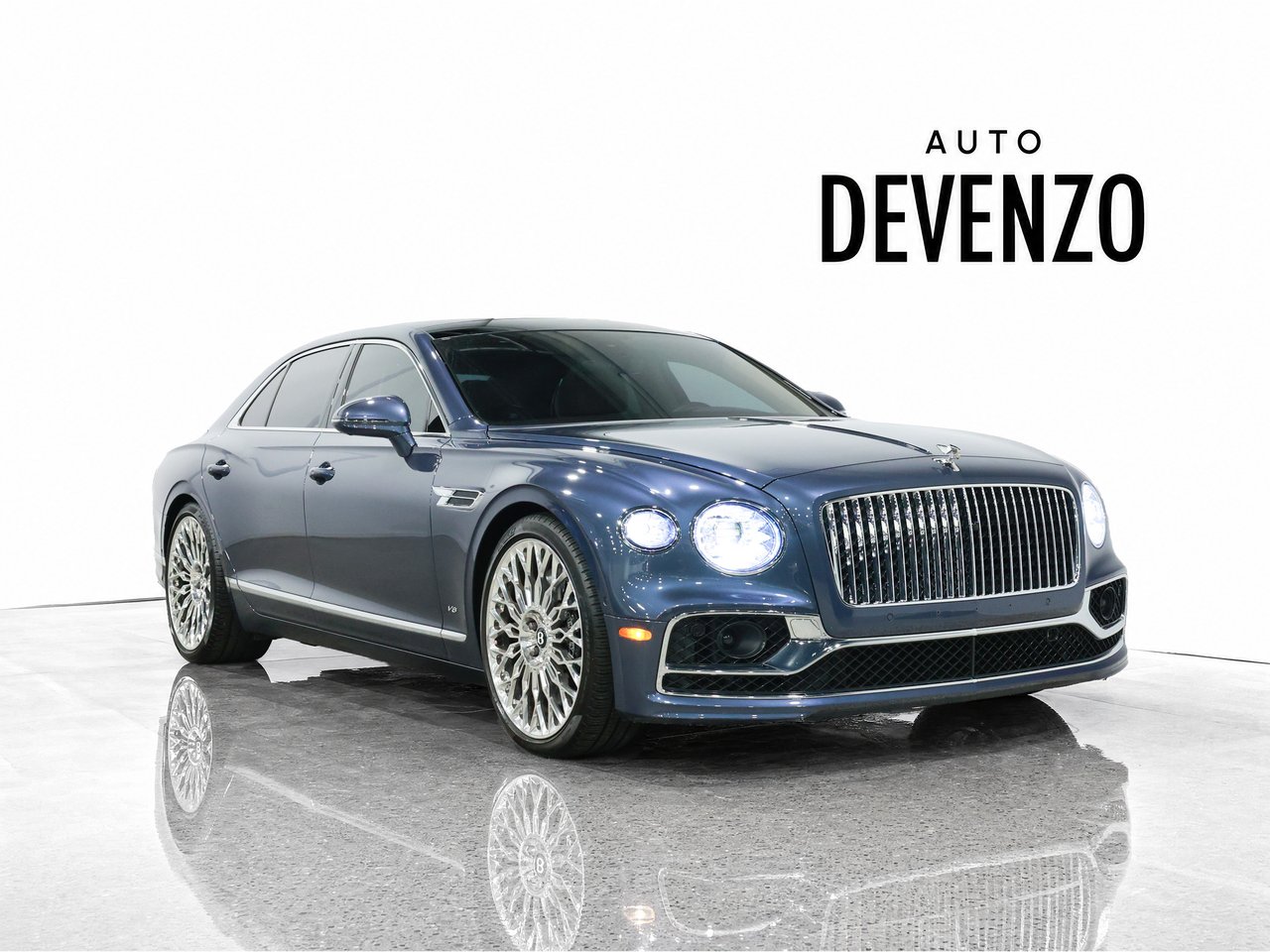 2022 Bentley Flying Spur Grey Saint-Eustache - photo #0