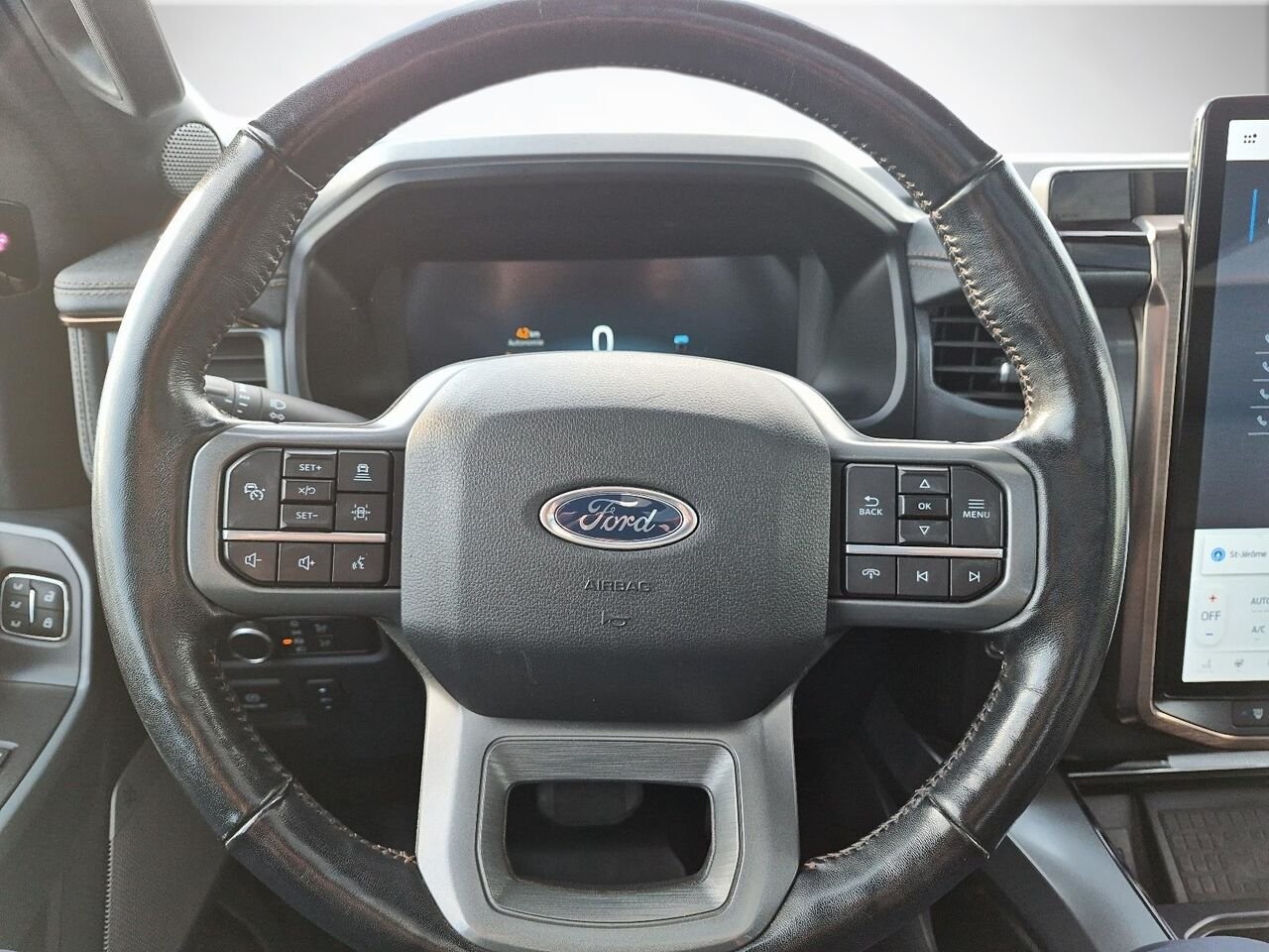 2022 Ford F-150 Lightning Black Saint-Jérôme - photo #11