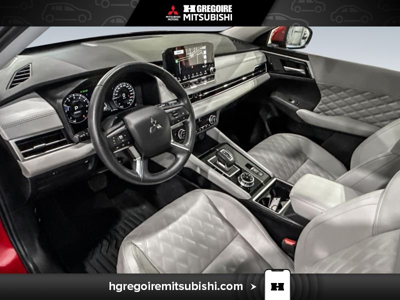 2024 Mitsubishi Outlander Red Saint-Eustache - photo #17
