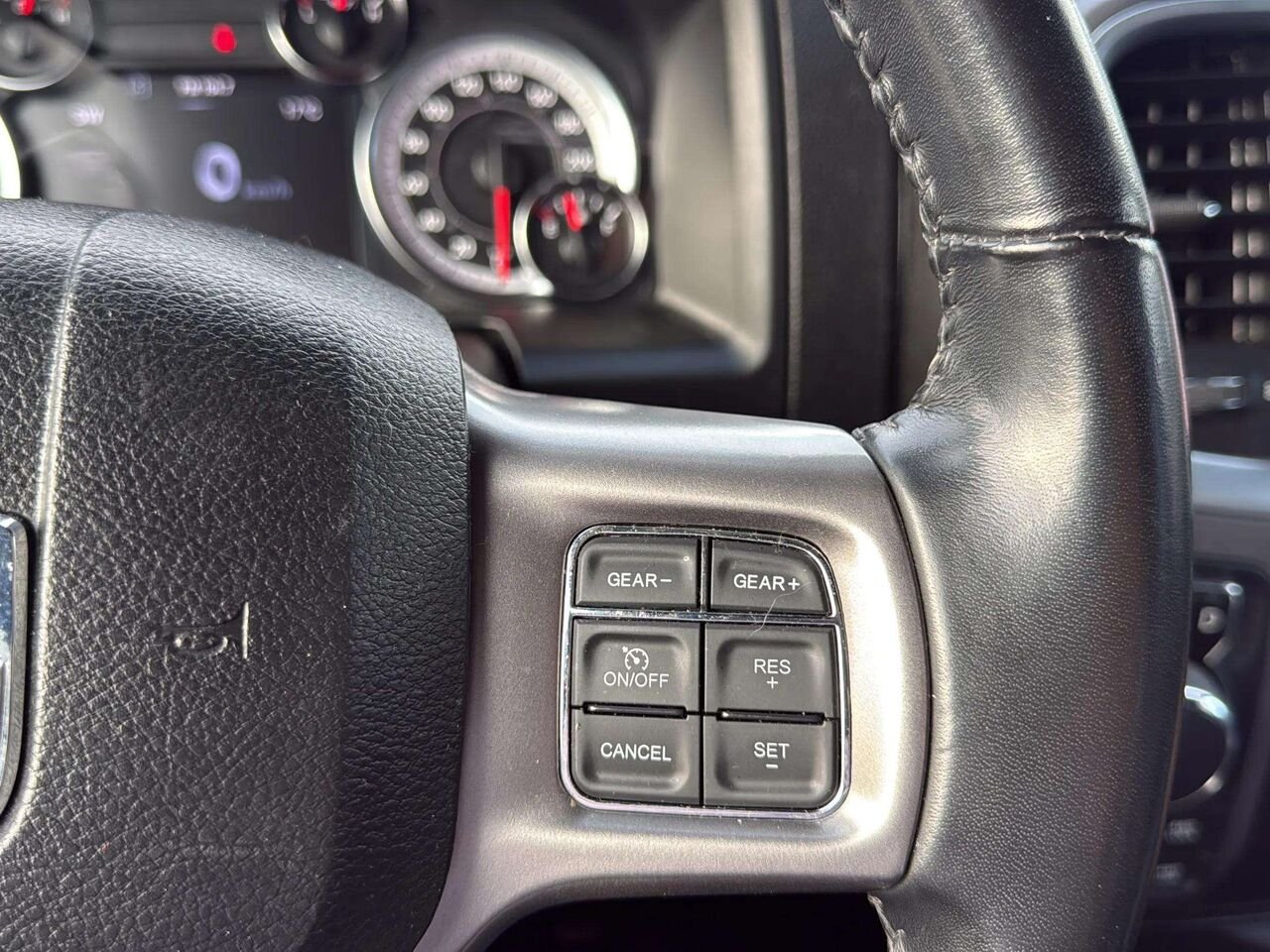 Ram 1500 Warlock 2022 Noir Gatineau - photo #11