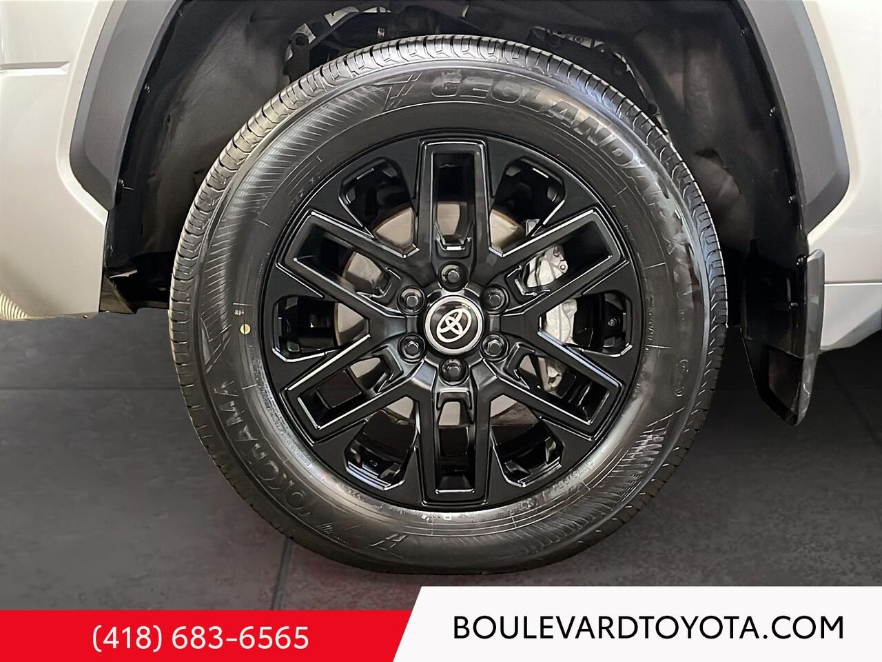 Toyota Tundra 100335A-21 | LIMITED CREWMAX, BOITE 6 PIEDS 2025 Gris Québec - photo #6