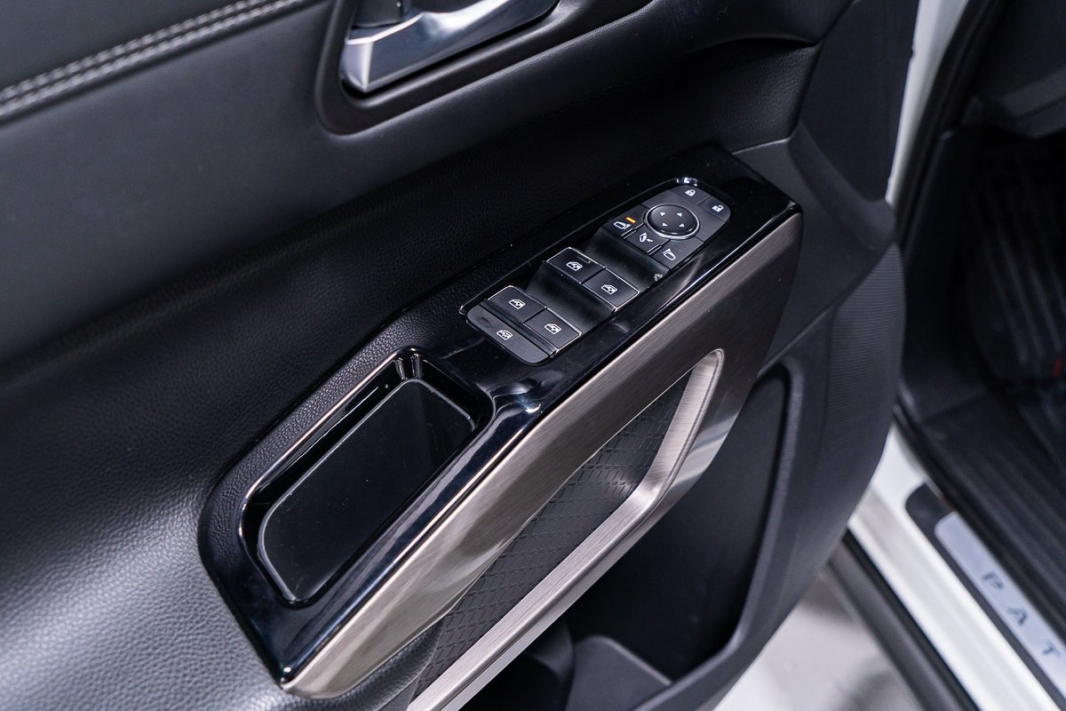 Mitsubishi Outlander ES S-AWC 7 PLACES CARPLAY CAMÉRA 2024 Montréal - photo #12