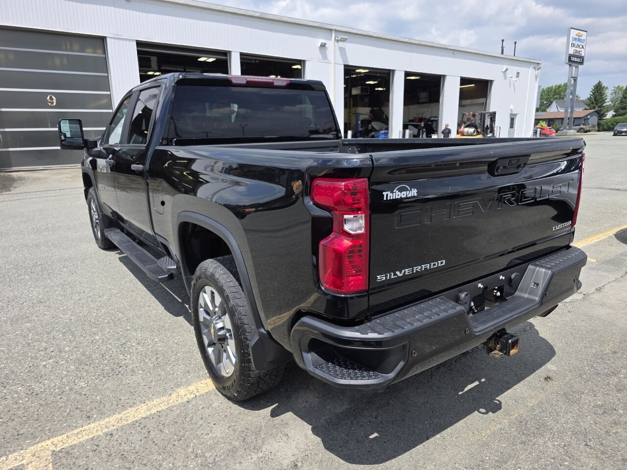 2024 Chevrolet Silverado 2500HD Custom Black Rouyn-Noranda - photo #3