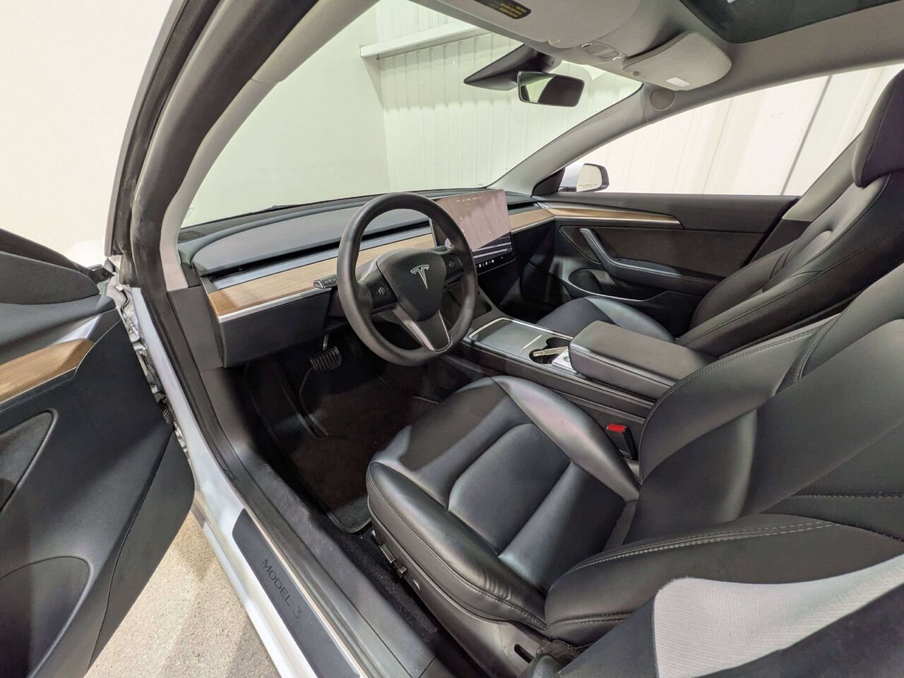 2023 Tesla Model 3 RWD White Val-David - photo #10