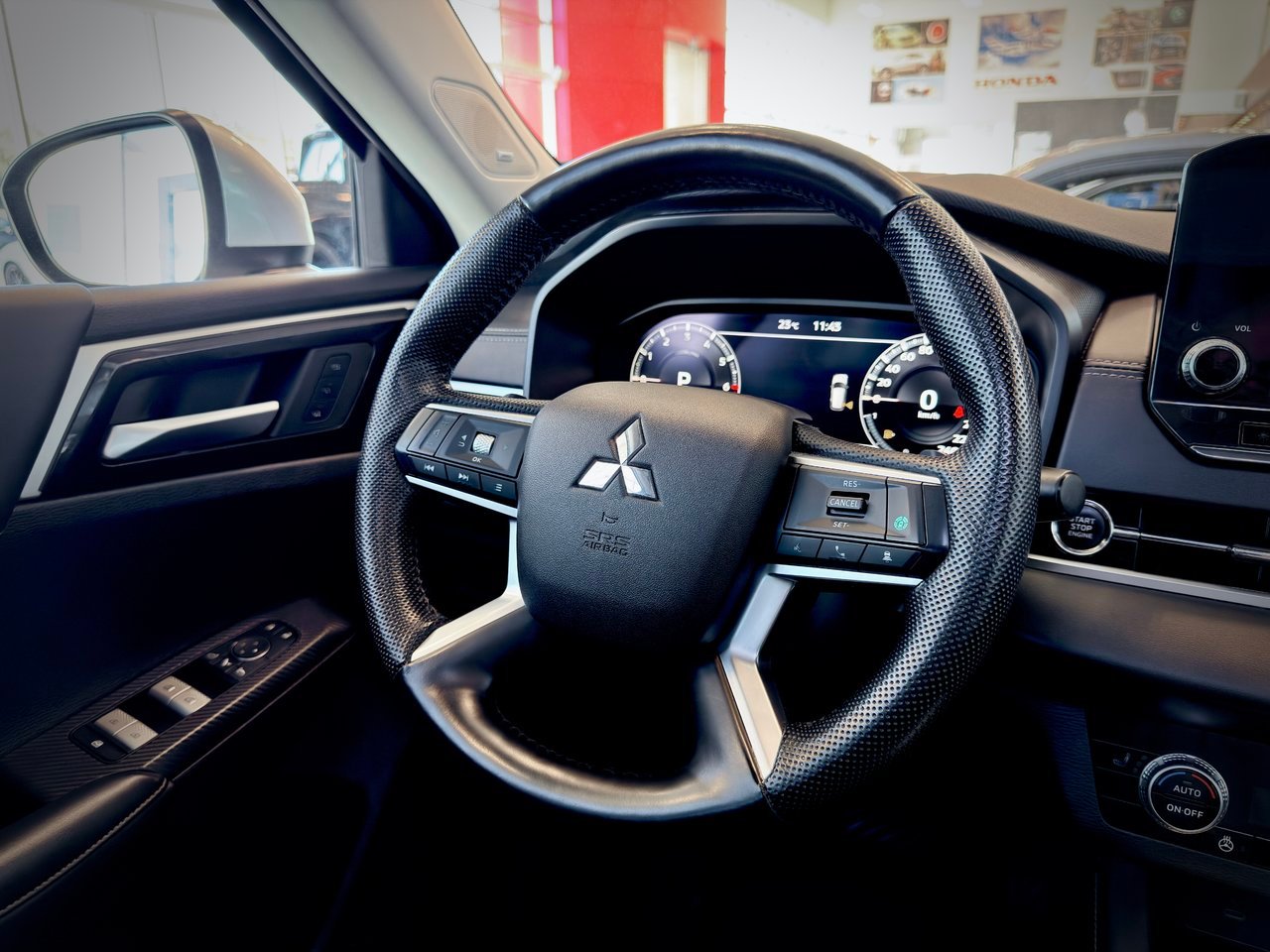 2023 Mitsubishi Outlander gray Notre-Dame-des-Prairies - photo #19