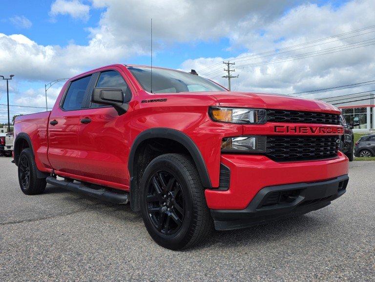 Chevrolet Silverado 1500 Custom 4X4 2022 Rouge