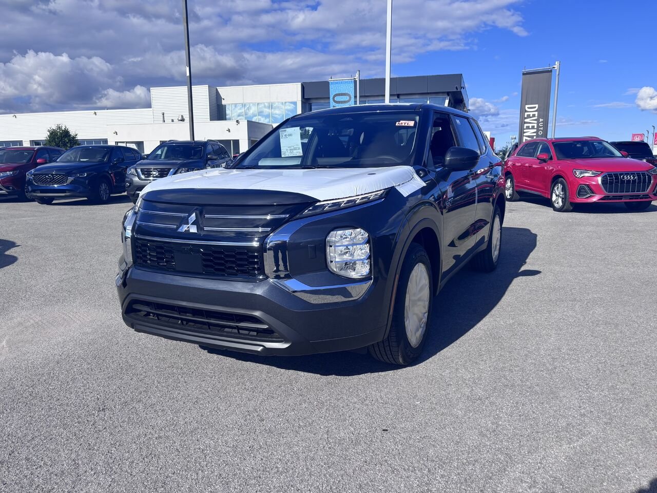 2026 Mitsubishi Outlander Plug-In Hybrid Graphite Grey Metallic Saint-Eustache - photo #0