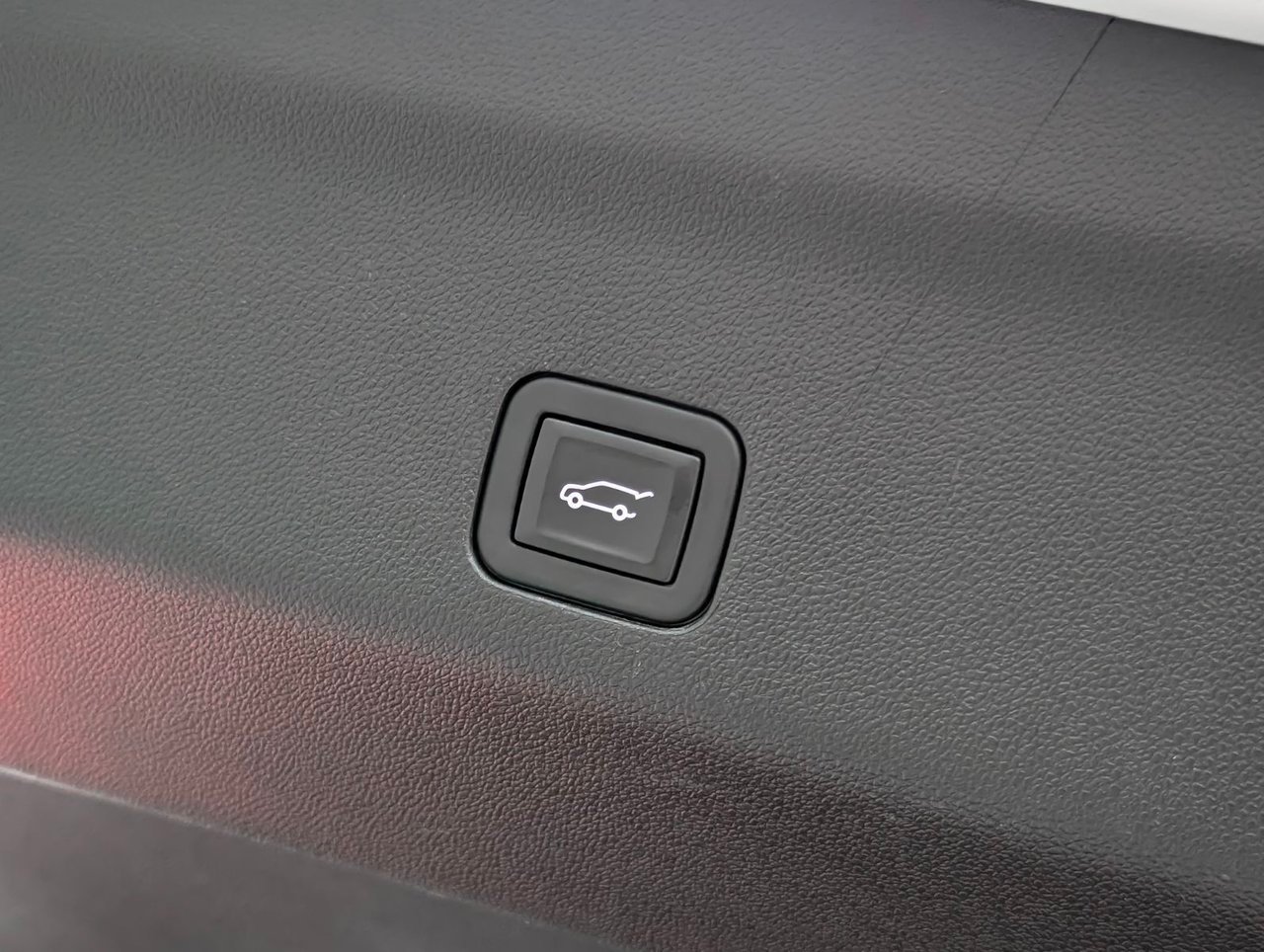 Chevrolet Tahoe RST 2023 . Saint-Eustache - photo #17