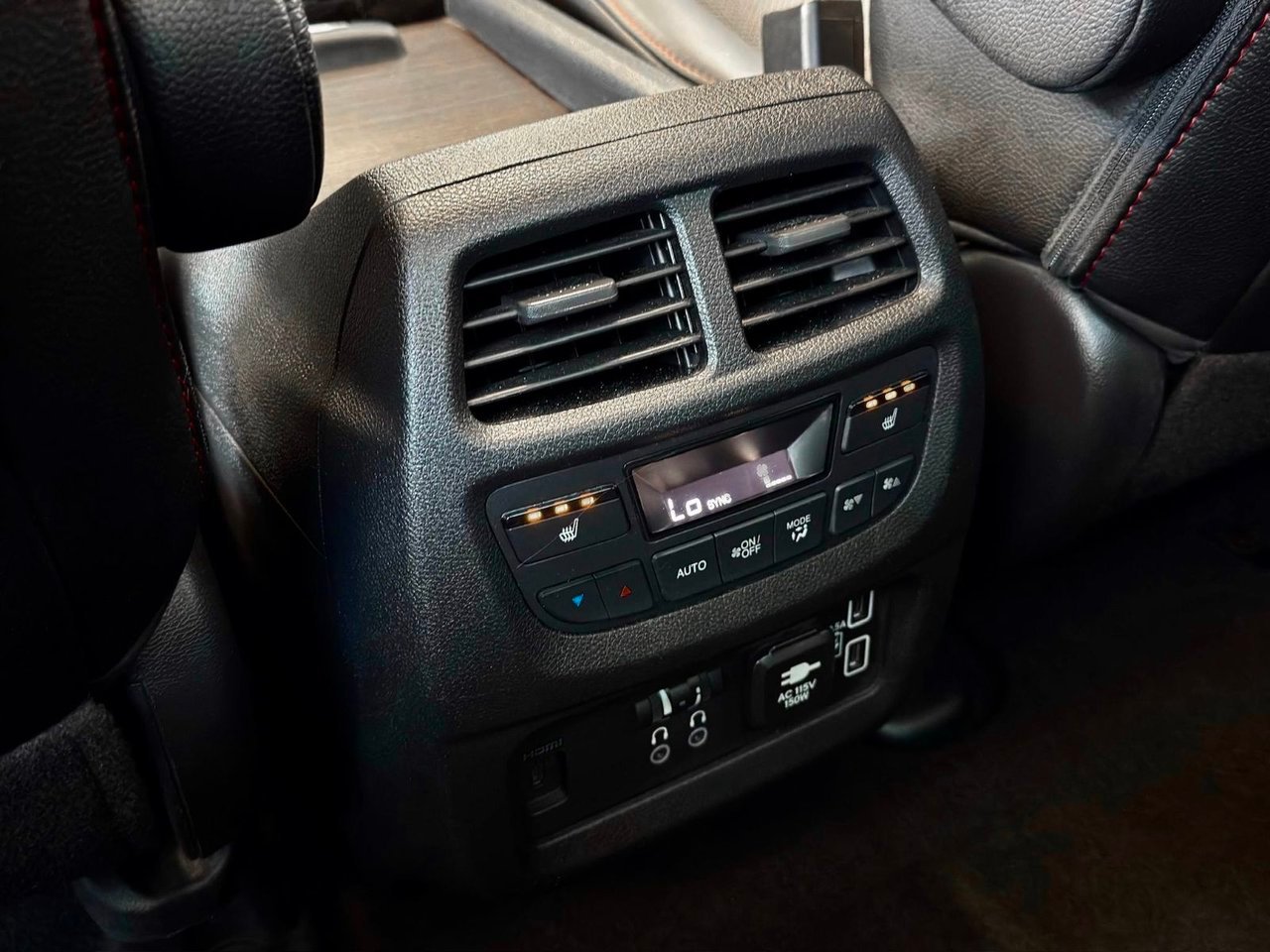 2022 Honda Pilot White Notre-Dame-des-Prairies - photo #33