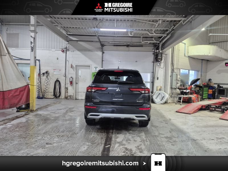 2025 Mitsubishi Outlander Plug-In Hybrid Grey Blainville - photo #7