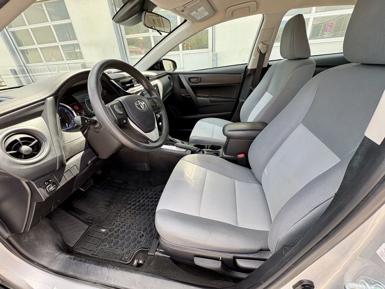 Toyota COROLLA 2017 Argent Mont-Laurier - photo #14