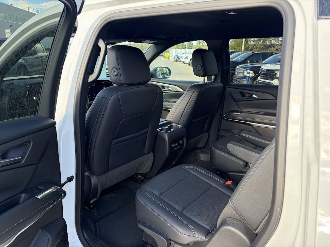 2026 Chevrolet Traverse AWD 4dr LT White Sherwood Park - photo #5