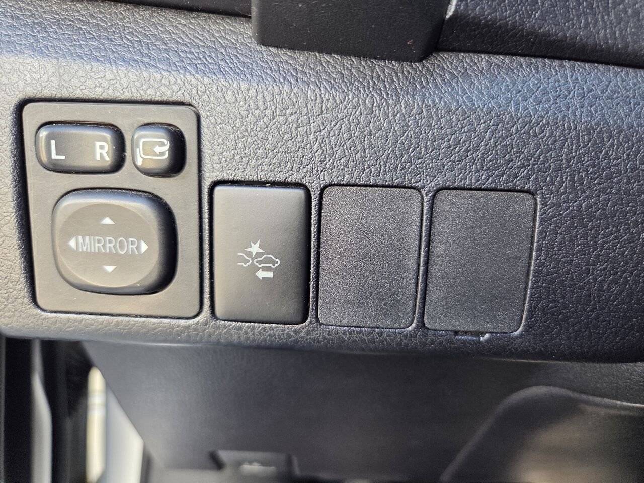 2018 Toyota COROLLA IM Silver Mont-Laurier - photo #15