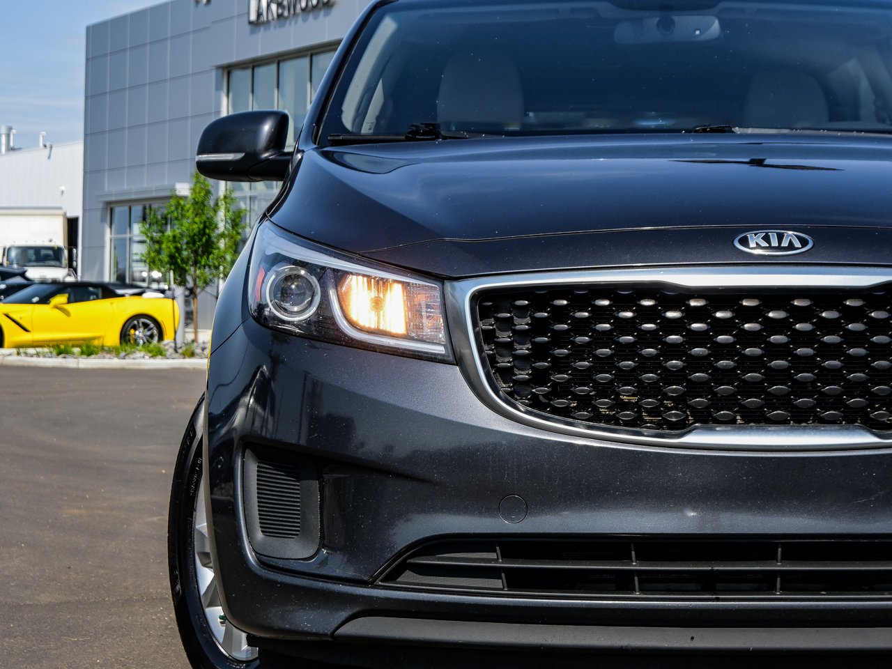 2017 Kia Sedona 4dr Wgn LX Grey Sherwood Park - photo #4