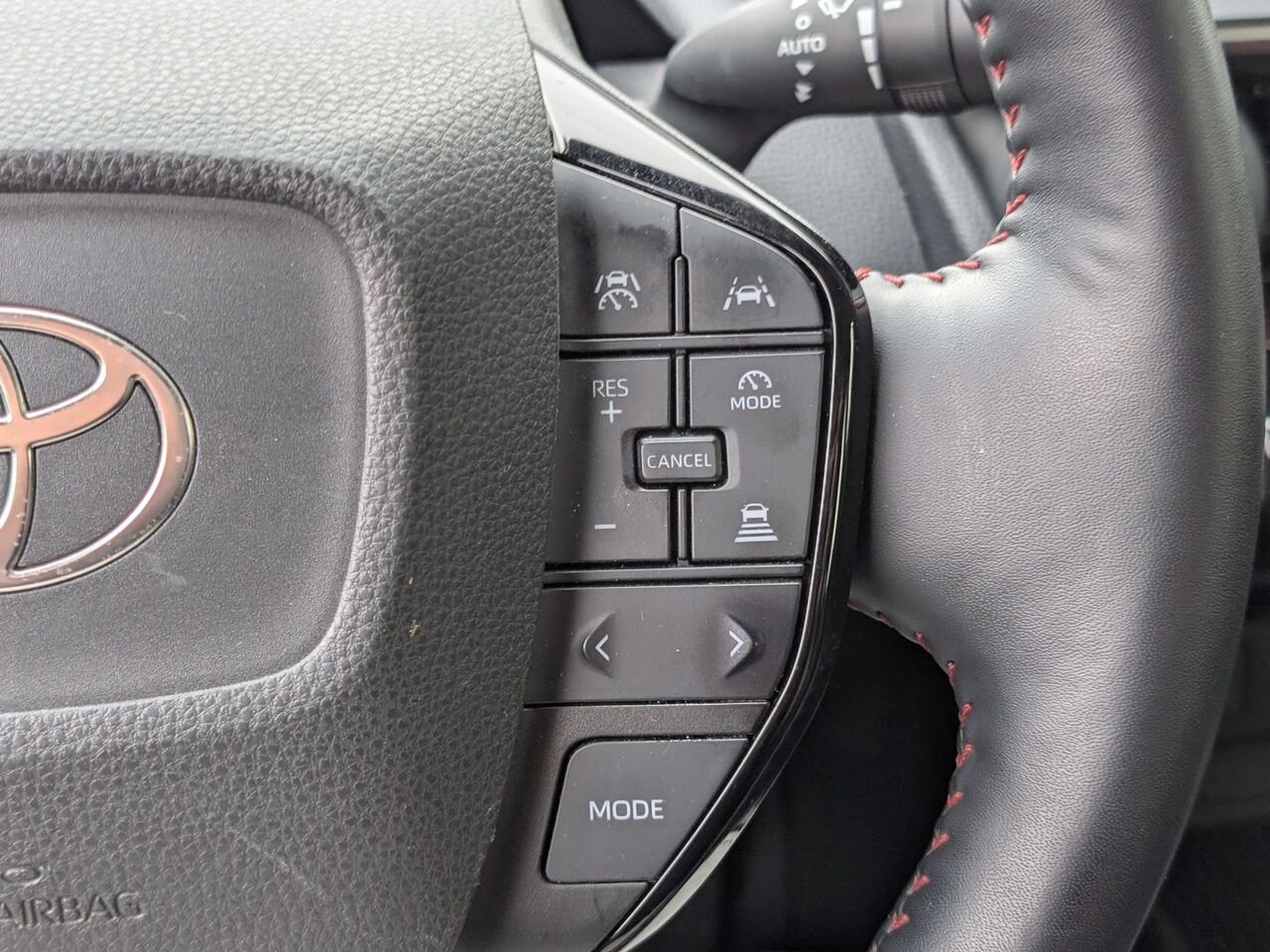 Toyota Prius Prime SE/SIÈGES CHAUFFANTS/VOLANT CHAUFFANT/AC/BLUETOOTH/CAMERA DE RECUL 2023 Blanc Sherbrooke - photo #14