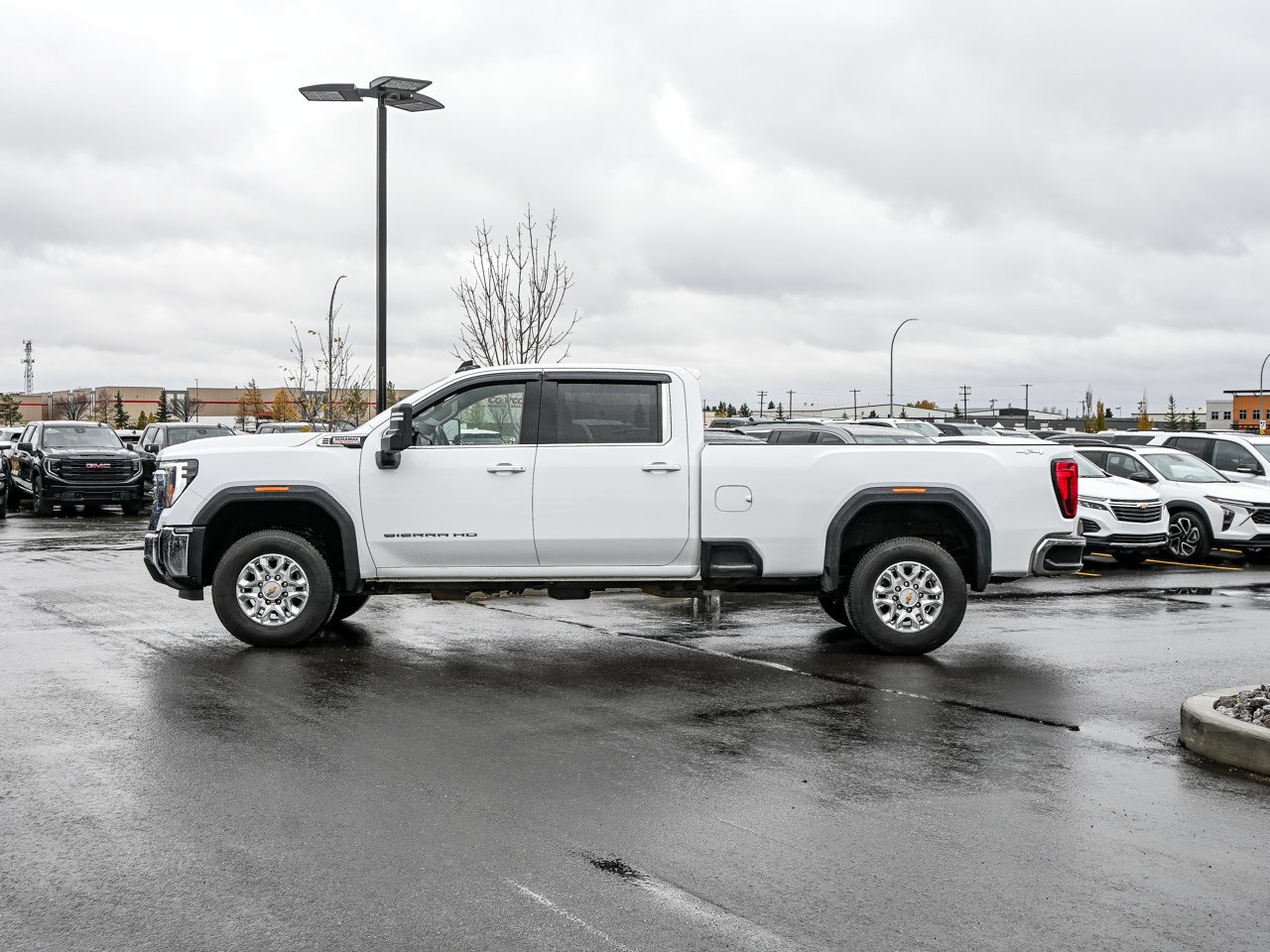 2024 GMC Sierra 3500HD 4WD Crew Cab 159 SLE White Sherwood Park - photo #9
