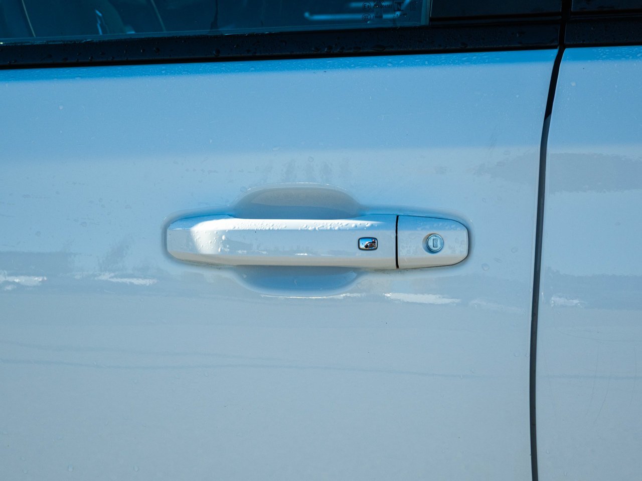 2025 Chevrolet Silverado 1500 4WD Crew Cab 147 RST White Sherwood Park - photo #8