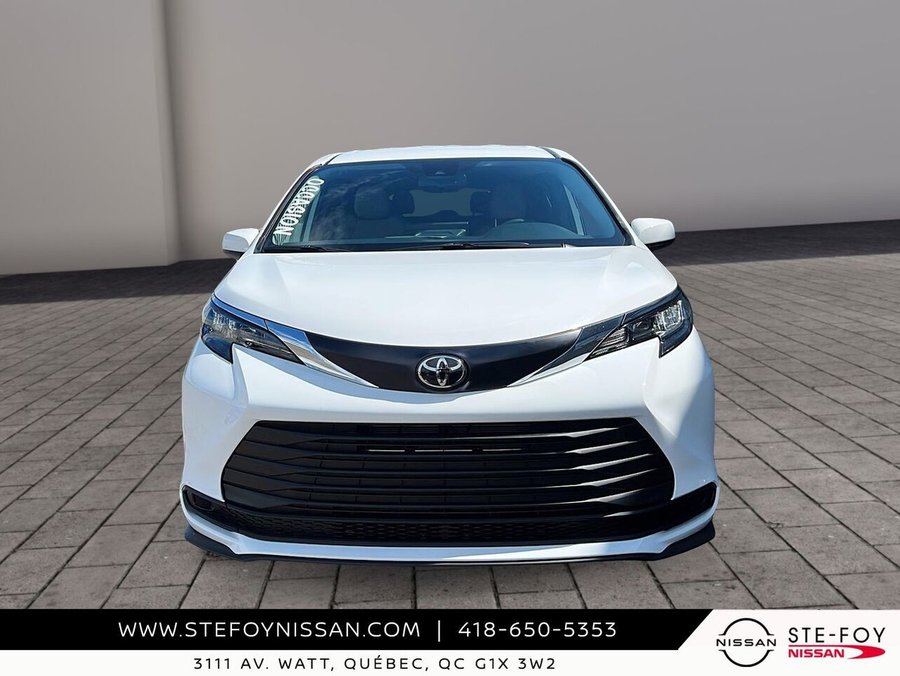 2026 Toyota Sienna LE 8 PASSAGERS 2026 White