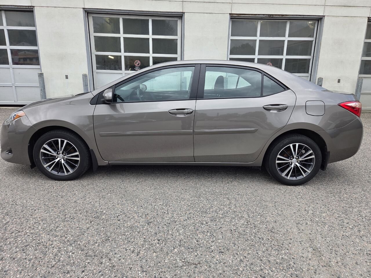 2017 Toyota COROLLA Grey Mont-Laurier - photo #11