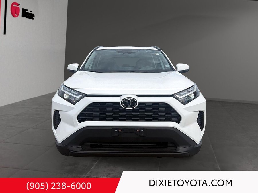2024 Toyota RAV4 XLE AWD White