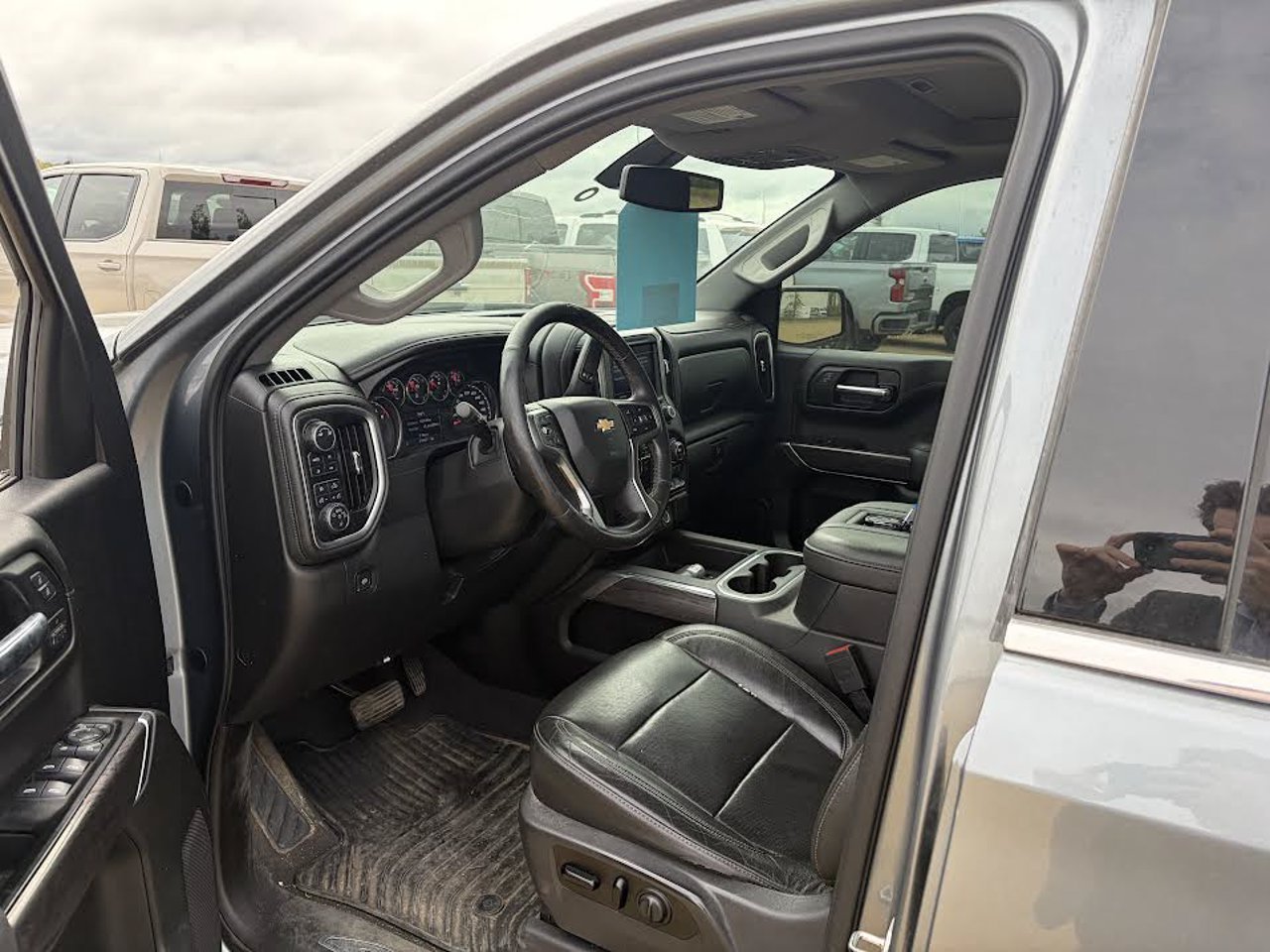 2019 Chevrolet Silverado 1500 4WD Crew Cab 147 LTZ Grey Sherwood Park - photo #6
