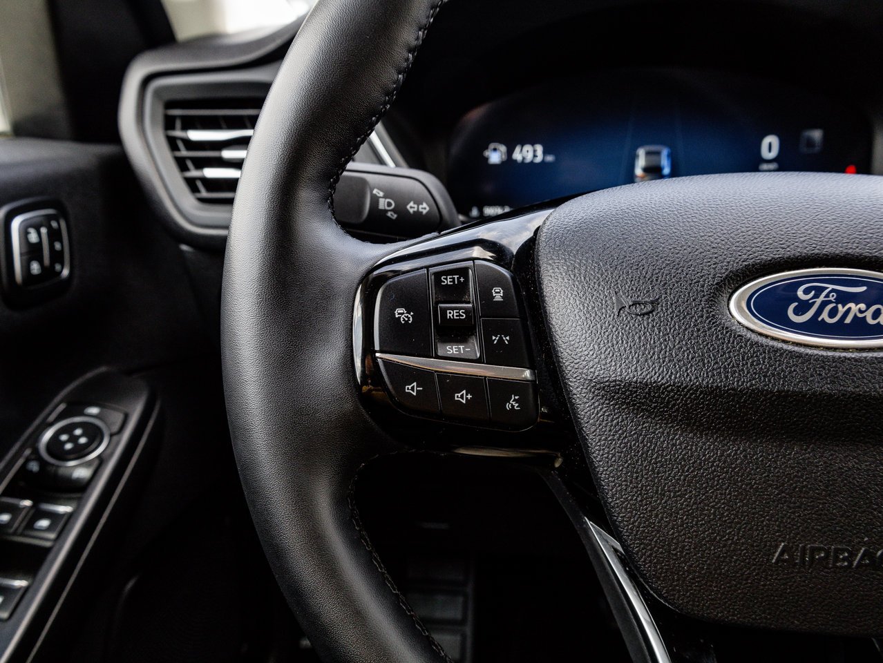 2025 Ford Escape Platinum AWD Black Sherwood Park - photo #21