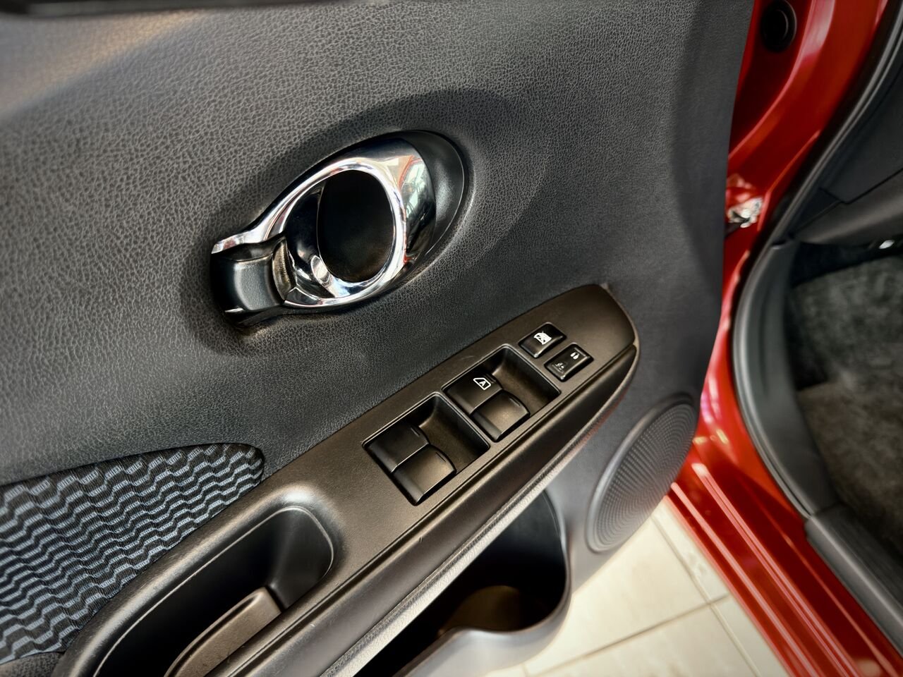 2018 Nissan Versa Note Red Notre-Dame-des-Prairies - photo #23