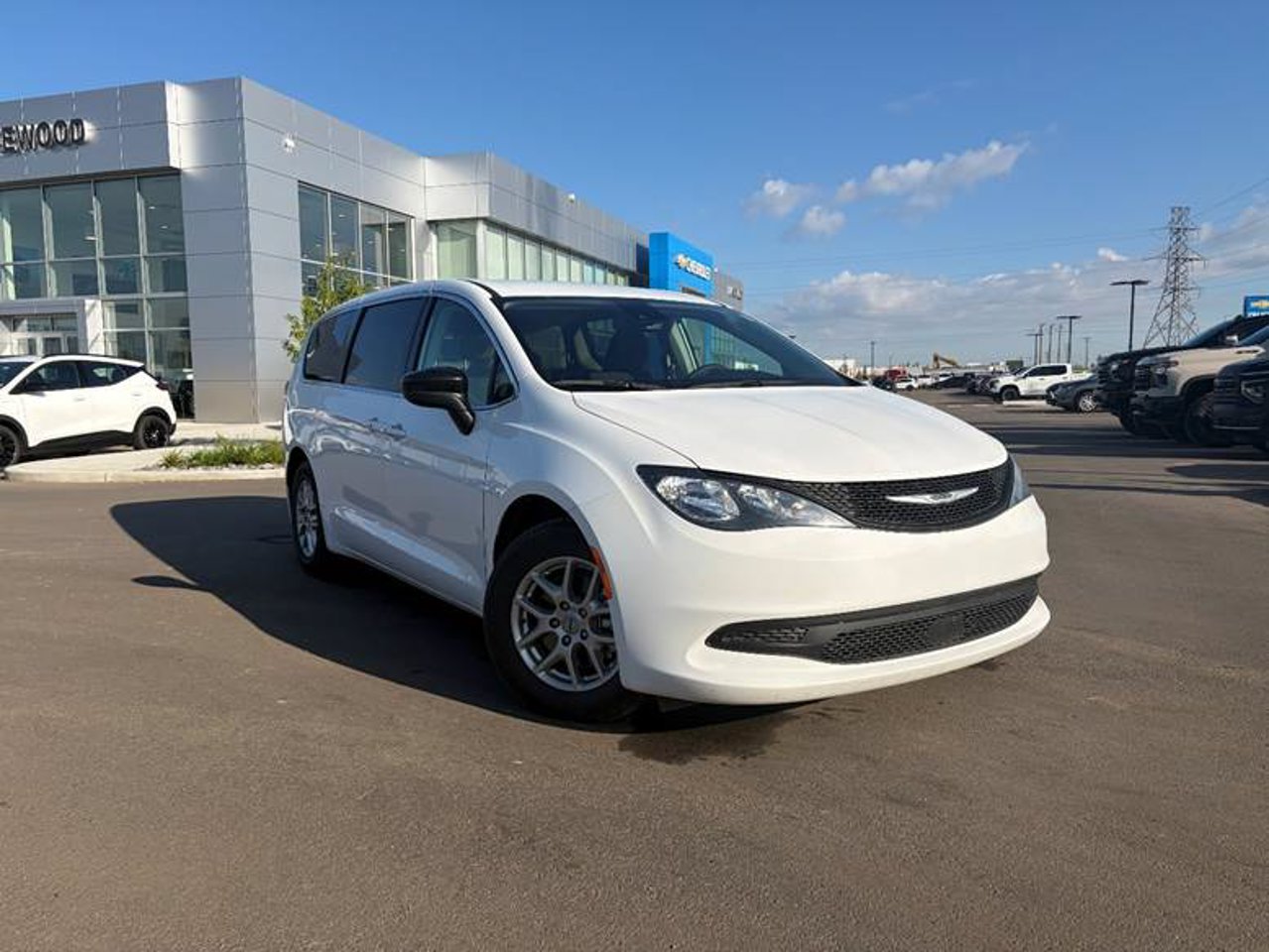 2024 Chrysler Grand Caravan SXT 2WD White Sherwood Park - photo #1