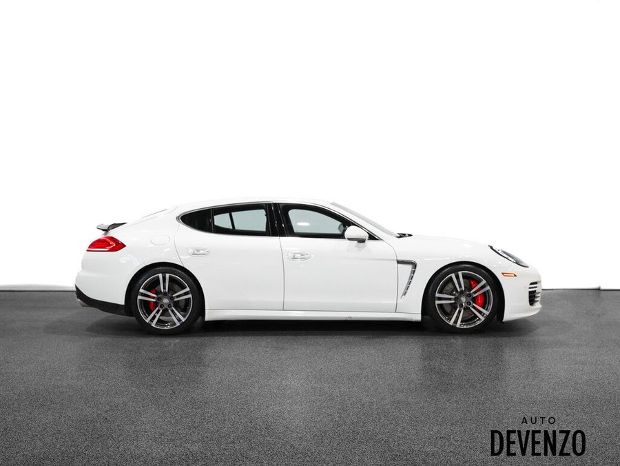 2016 Porsche Panamera 2016 White