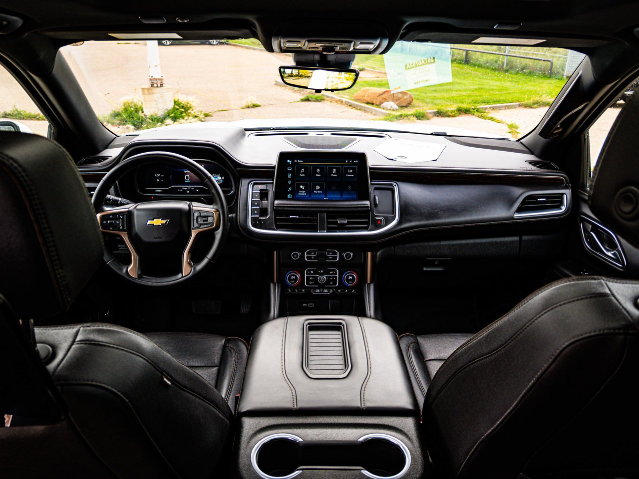 2023 Chevrolet Tahoe 4WD 4dr High Country White Sherwood Park - photo #32