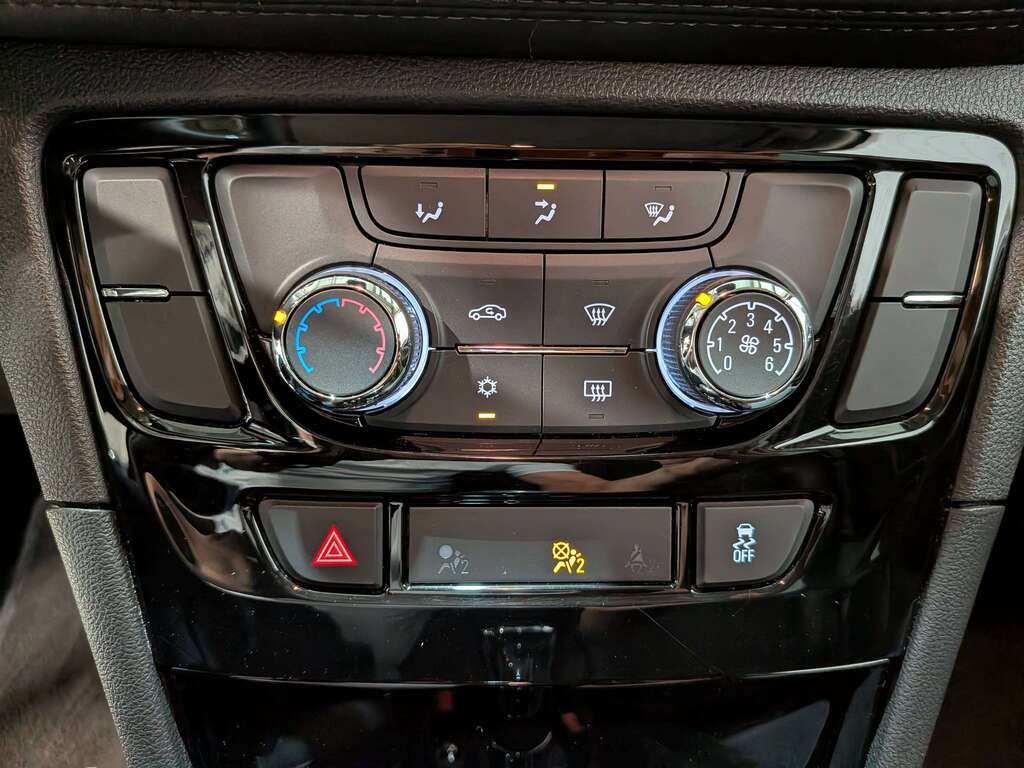 Buick Encore 2021 Noir Val-David - photo #22
