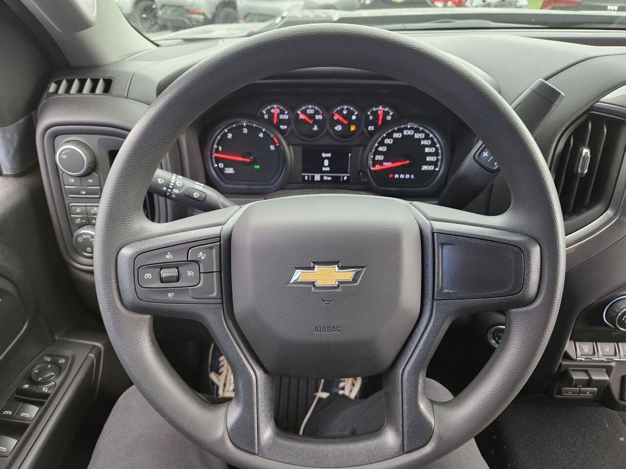 Chevrolet Silverado 2500HD Custom cabine multiplace 4RM 172 po 2026 Noir Thetford Mines - photo #8