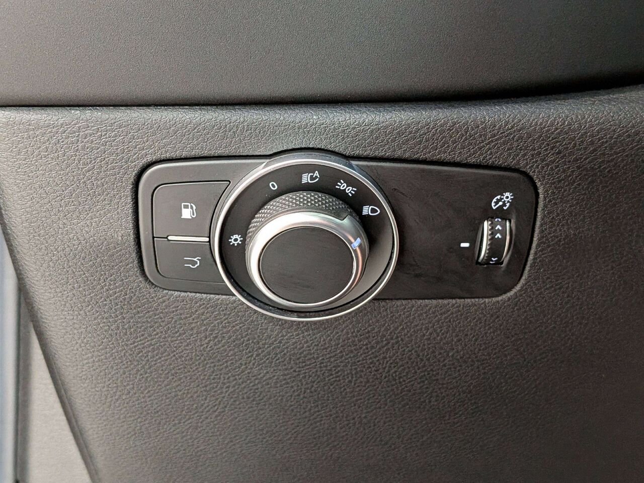 2024 Dodge Hornet R/T Plus PHEV EAWD *Ltd Avail* Black Val-David - photo #30