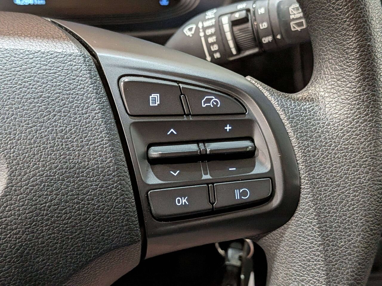 2023 Hyundai Venue Essential IVT Black Val-David - photo #15