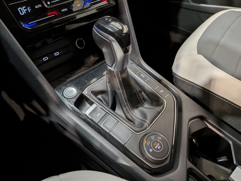 2025 Volkswagen Taos Comfortline 4MOTION Black Val-David - photo #29