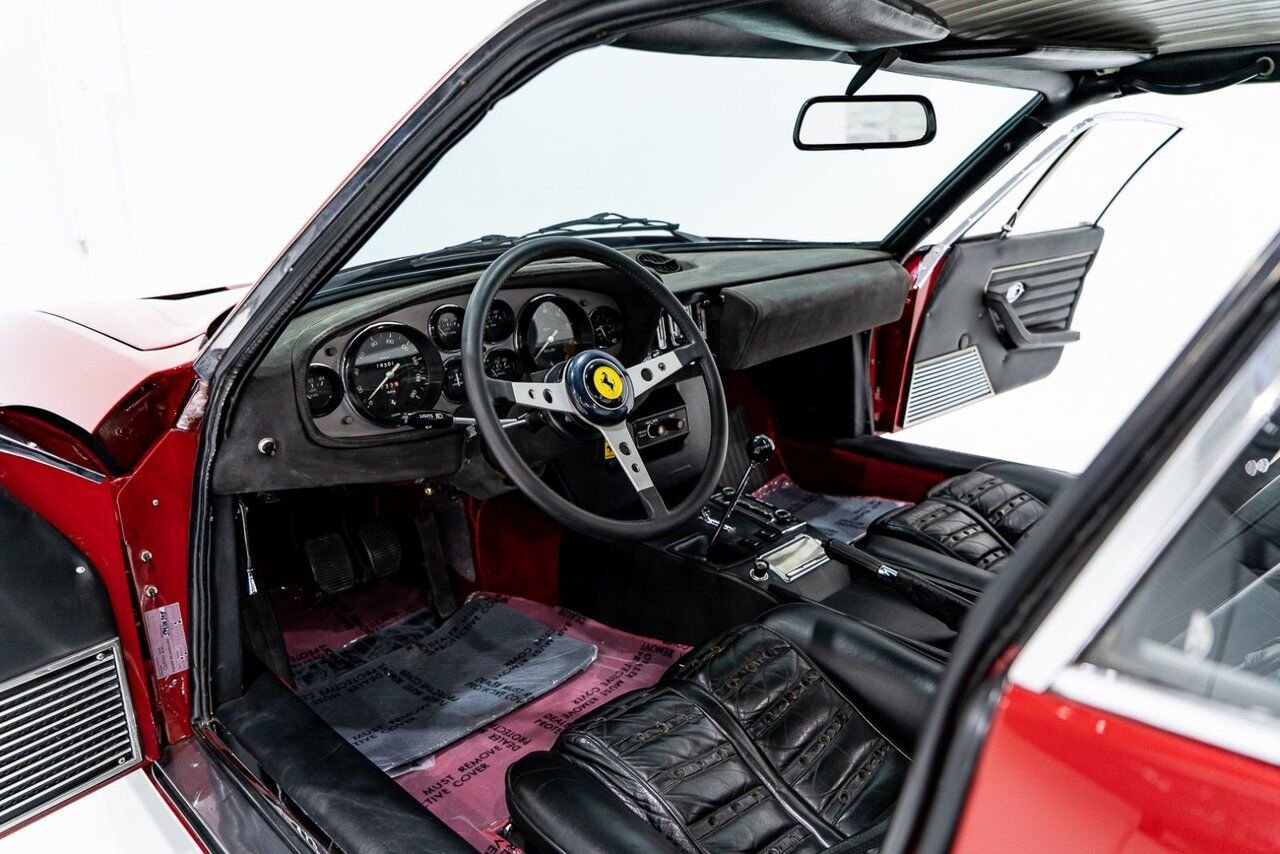 Ferrari 365 GTB4 Daytona 18,301 miles With Orig Books/Tools/ Carbs / Filter Box 1973 Rouge Montréal - photo #7