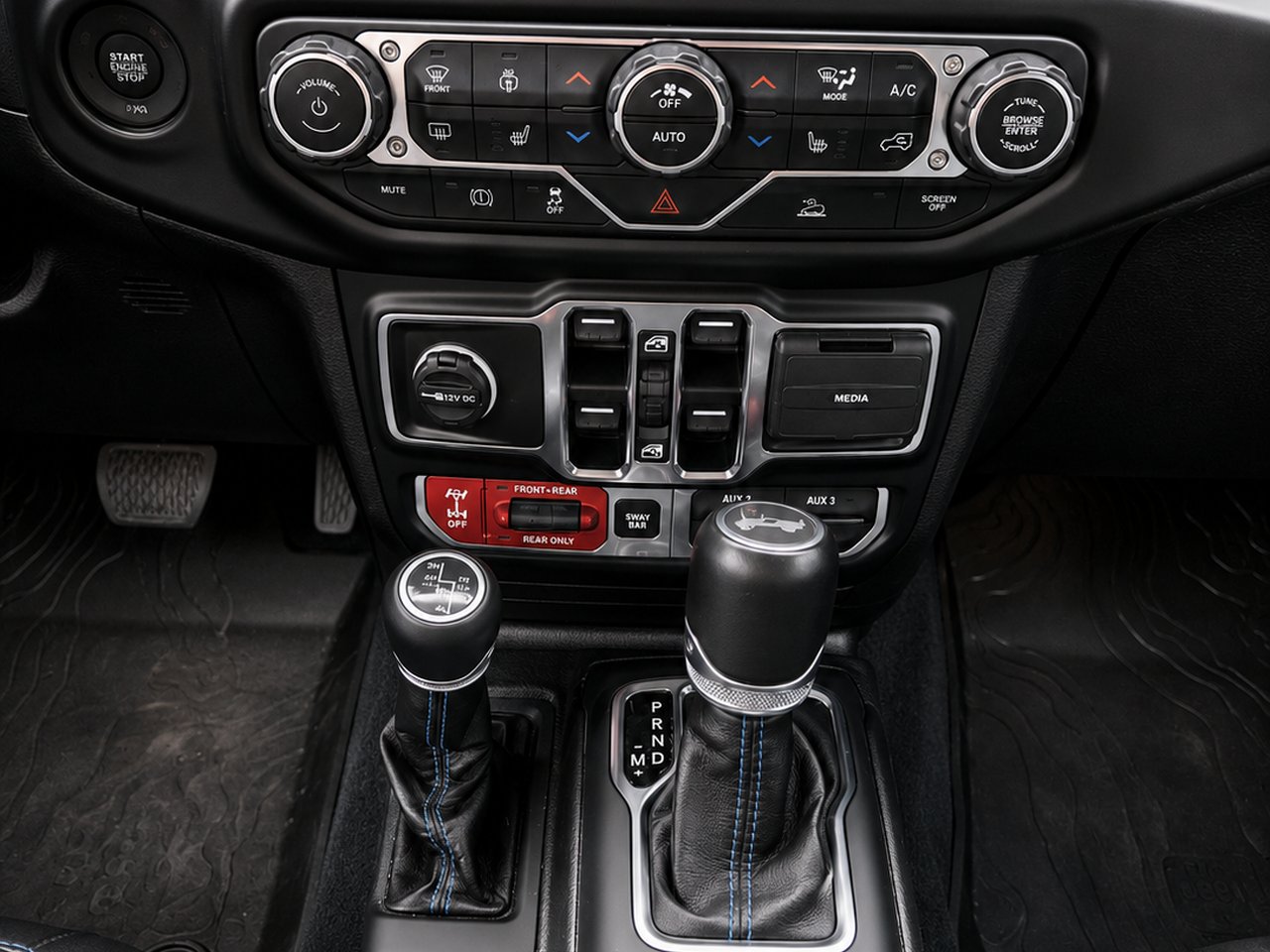 2022 Jeep Wrangler 4xe RUBICON Silver Granby - photo #17