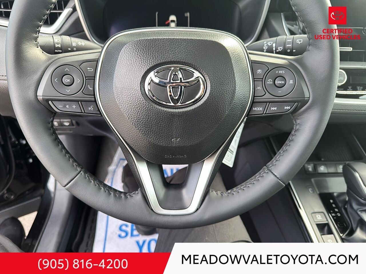 2026 Toyota Corolla Cross Top of the line Corolla Cross. Low Km's and comes with dash camera and cargo liner Black Mississauga - photo #13